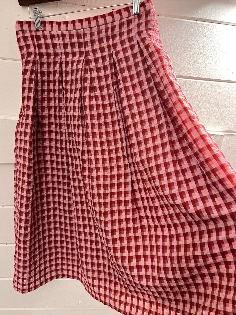 Eva Franco Anthropologie. Vibrant red pink gingham, high waist, front pleats. 6.